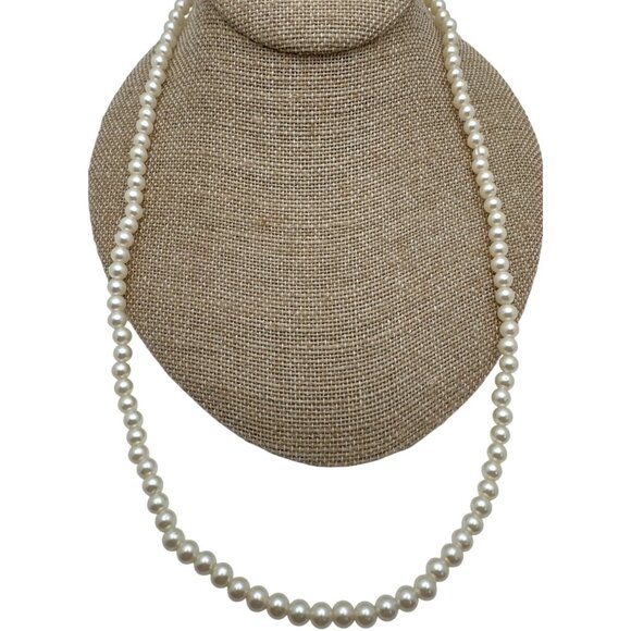 Vintage Faux Pearl Necklace White Simple Lightweight 23" - Picture 2 of 6